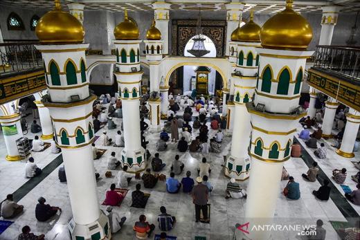Jumatan Perdana Masjid di Pekanbaru setelah PSBB Usai