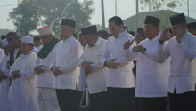 Prabowo dan Iwan Bule Salat Idul Adha 1444 H Bersama di Stadion Mandalamukti Cikalong Wetan