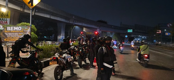 Brimob PMJ Amankan Pengendara Mabuk di Jakarta Utara