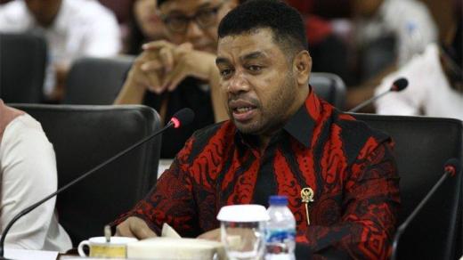 Filep Wamafwa Kutuk Keras Tindakan Oknum TNI AU Injak Kepala Warga Papua