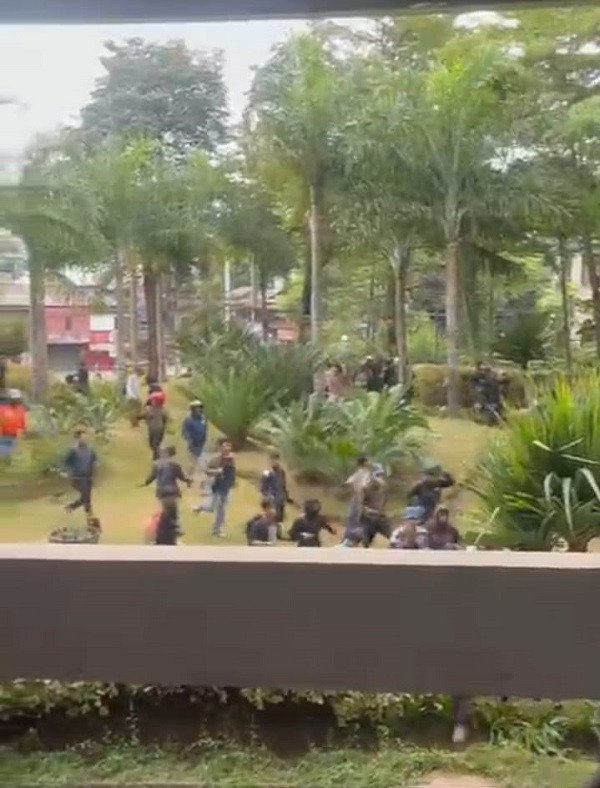 Video Viral Massa Masuk Mall Atrium Senen Dipastikan Hoaks