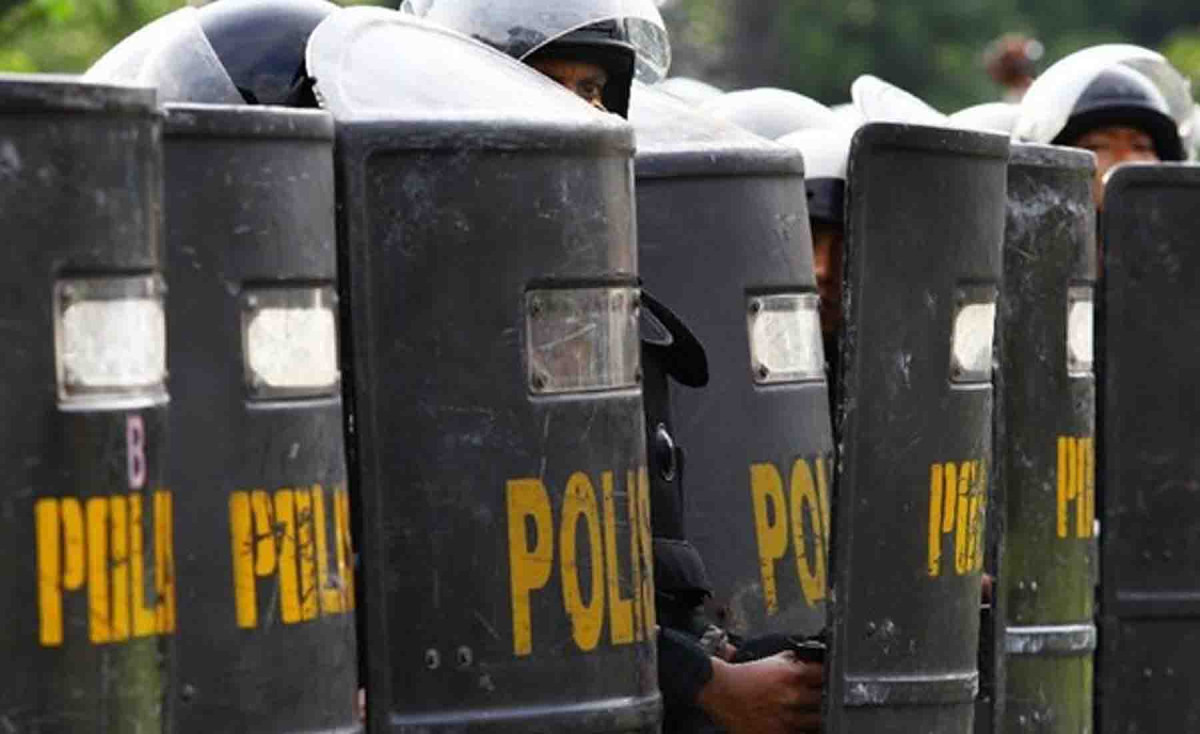 Imbas Affan Tewas Massa Bakar Ban di Otista Jakarta Timur