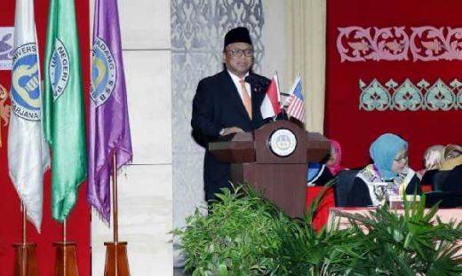 Ketua DPD RI Berikan Kuliah Umum dan Resmikan Masjid di UIN Imam Bonjol Padang