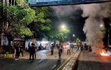 Demo Jokowi, Mahasiswa di Makassar Blokir Jalan Hingga Malam