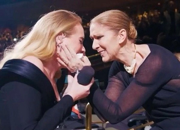 Adele Merasa Terharu Konsernya di Las Vegas Dihadiri Céline Dion