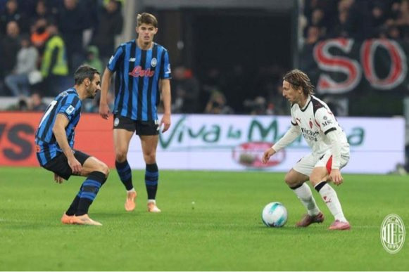 Kehilangan Fokus di Babak Kedua, AC Milan Harus Puas Ditahan Atalanta