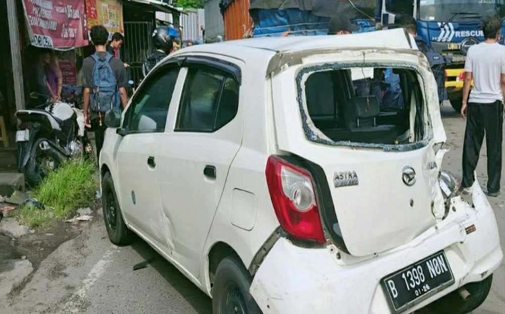 Lampu Merah Berubah Tragis, Kecelakaan Beruntun Karawang Tewaskan 2 Orang dan 13 Kendaraan Terlibat