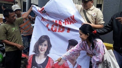 Akhirnya, Bawaslu Turunkan Spanduk PSI Bela LGBT di Jakarta