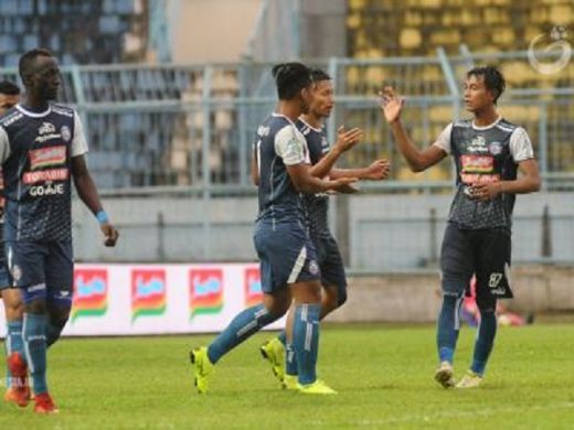 Kalahkan Bhayangkara FC, Arema ke Senifinal