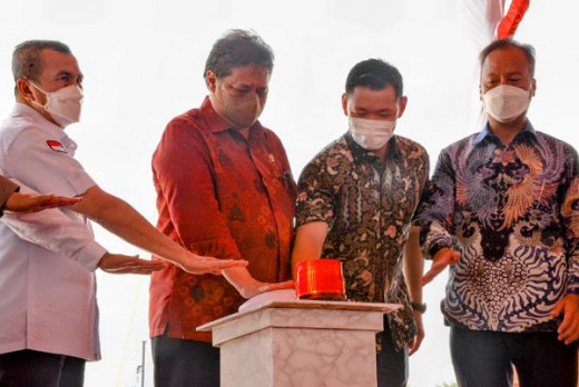 Perluasan Portofolio Produk Bernilai Rp 33,4 Trilliun, Menko Airlangga Hartarto Groundbreaking Pabrik Kertas Berkelanjutan Terbesar di Sumatera
