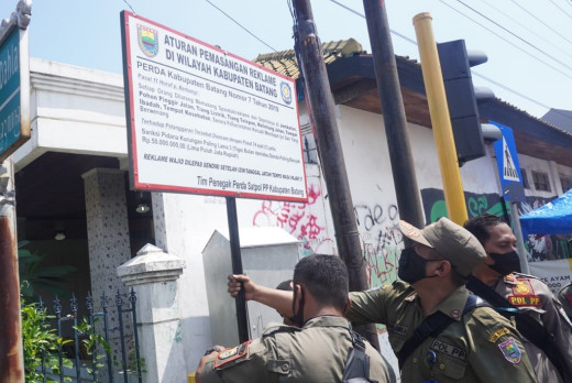 GoNews.co Petugas Satpol PP Batang saat