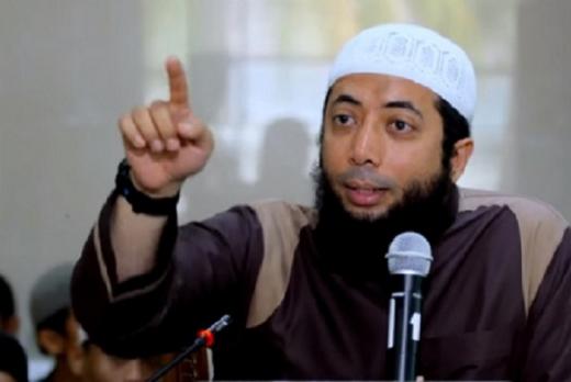 Klarifikasi Lengkap Ustaz Khalid Basalamah soal Viral Larang Nyanyi Indonesia Raya