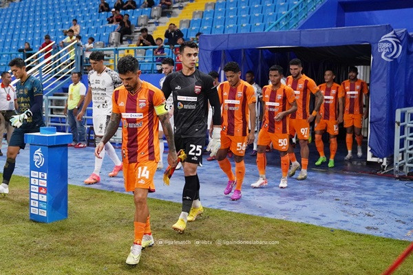 Pelatih Borneo FC Pieter Huistra Bicara Soal Tuah Batakan