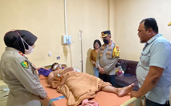 Kapolres Metro Jakarta Timur jenguk Anggota Brimob Korban Air Keras