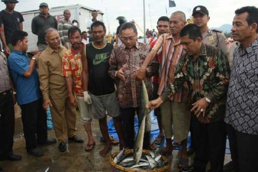 Dialog dengan Nelayan Aceh, Zulkifli Hasan: Perlu Moderenisasi Manajemen Penjualan Ikan