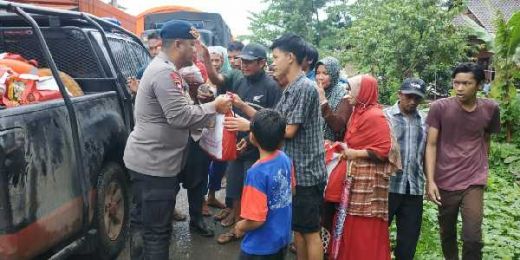 Satgas Brimob Nusantara Buka Dapur Lapangan untuk Korban Tsunami di Banten