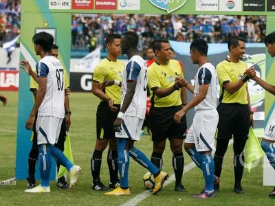 Arema FC Butuh Tambahan Bek Dan Gelandang