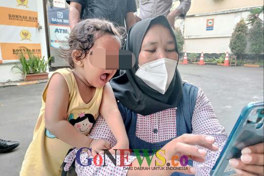 GoNews Batita WOAAA bersama Ibunya, A
