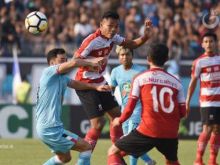 Madura United FC Kalahkan Persela Lamongan 2-1