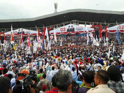 Kampanye Akbar Prabowo, Ratusan Ribu Warga Jatim Padati Stadion Delta Sidoarjo