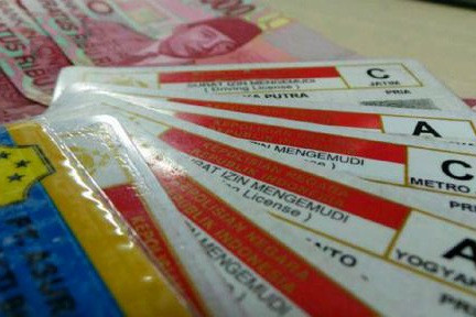DPR Ingin Perpanjangan SIM dan SKCK Digratiskan