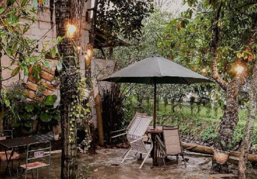 WKTS, Sensasi Nyeruput Kopi di Tepi Sungai Meruyung Depok