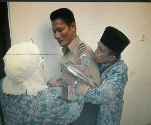 Sedih..., Sudah Nabung 7 Tahun, Saat Mau Berangkat Haji Didiagnosa Gagal Ginjal, Dosen di Padang Dipaksa Pulang