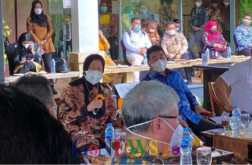 Sering Emosional di Depan Publik, Pengamat Minta Risma Periksa ke Psikiater