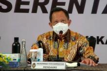 Termasuk Wali Kota Padang, Mendagri Tegur 10 Kepala Daerah yang Belum Bayar Insentif Nakes