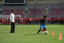 Presiden Jokowi Yakin Akan Lahir Pesepak Bola Hebat dari Papua Football Academy