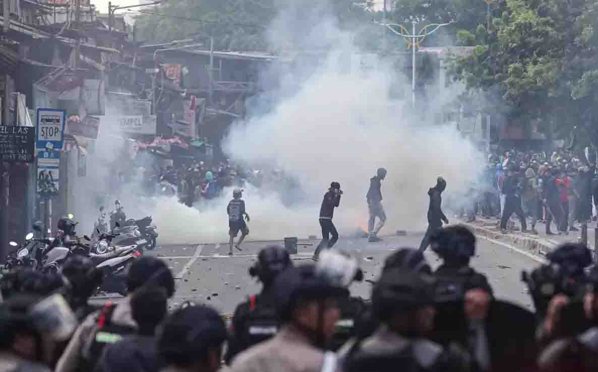Indonesia Disorot Global: Protes Besar, Polisi Dikritik, Ekonomi Terguncang