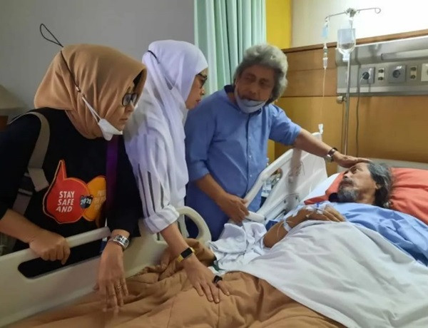 Dukungan Publik Mengalir untuk Acil Bimbo yang Berjuang Melawan Kanker dan Cedera Patah Tulang