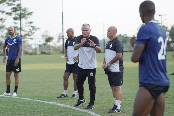 Hadapi Persis Solo, Mazola Junior Sudah Lakukan Pembenahan Lini Belakang PSS Sleman