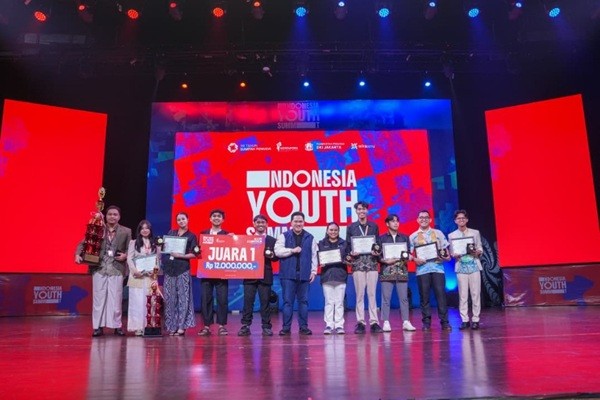 Menpora Erick Serahkan Penghargaan Pemenang di IYS 2026
