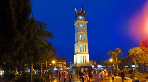 Rayakan Tahun Baru di Bukittinggi Lewat Jam 12 Malam Tak Bubar, Siap-siap Digaruk Petugas