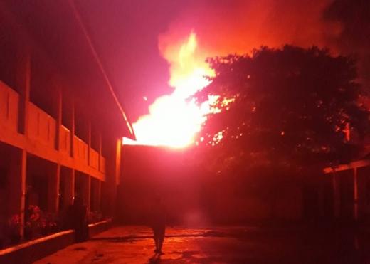 Breaking News: Ruko di Belakang Sukaramai Trade Center Pekanbaru Terbakar